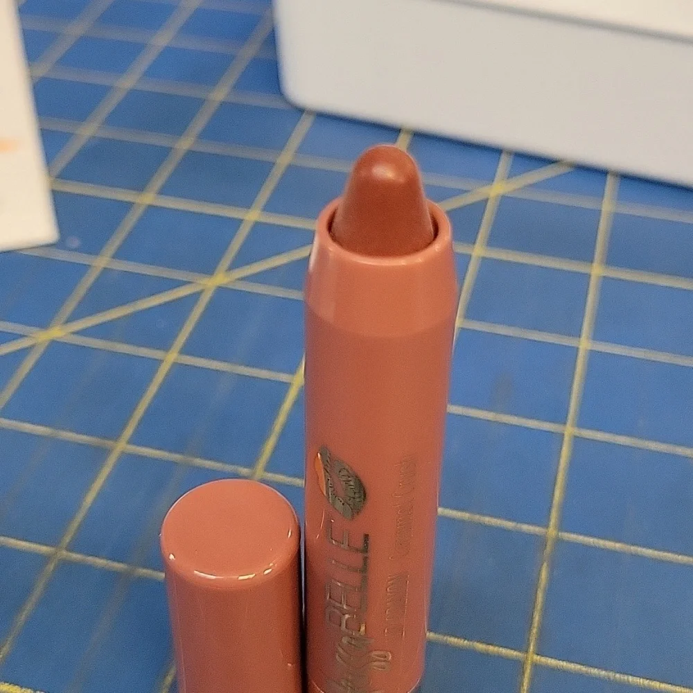 Belle Beauty Kissabelle Lip Crayon Caramel Crush 2.7g New